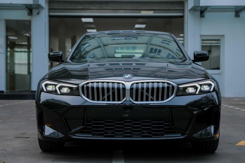 bmw-320i-lci-m-sport-2023-dau-xe.jpg