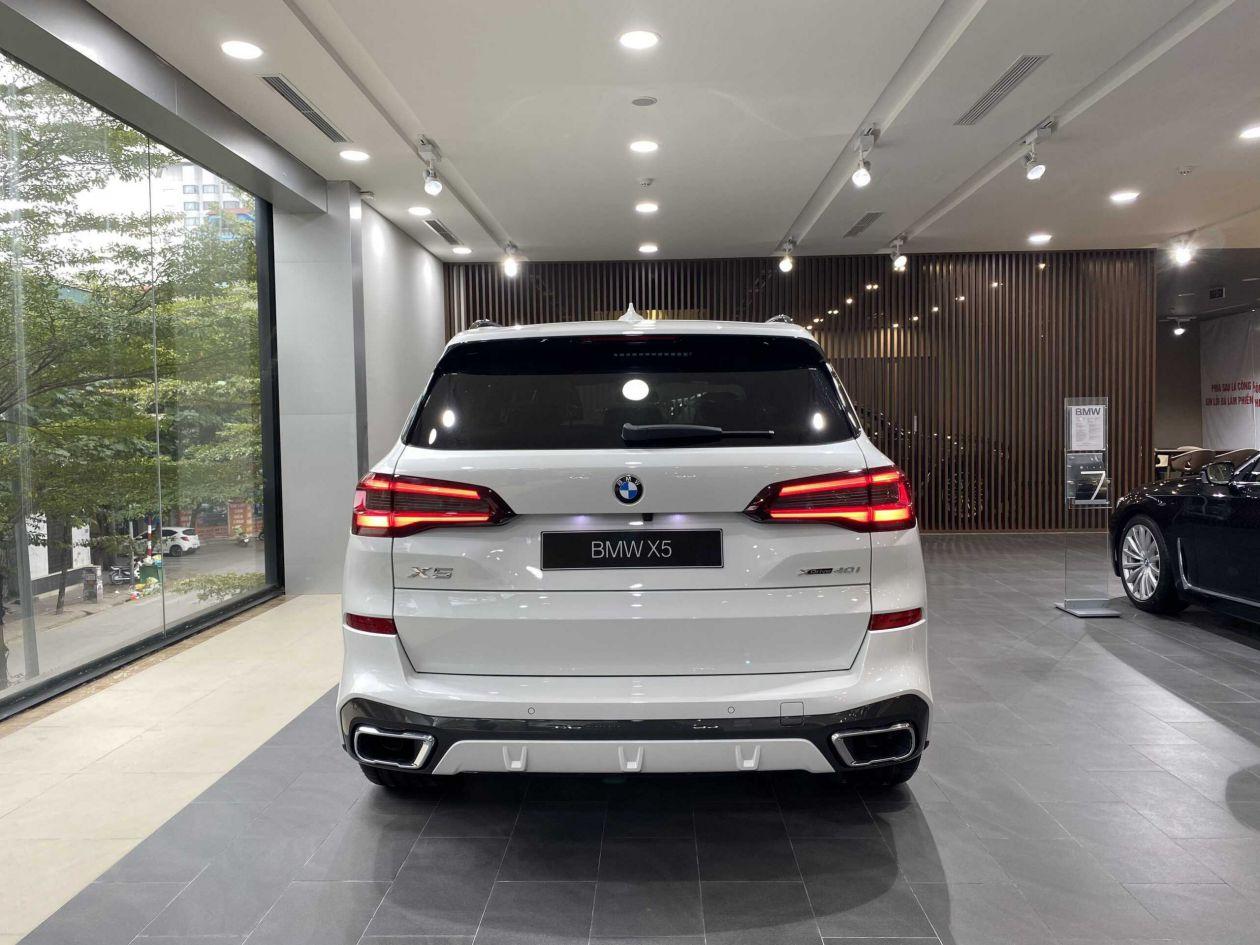 duoi-xe-bmw-x5-m-sport-1-scaled-1