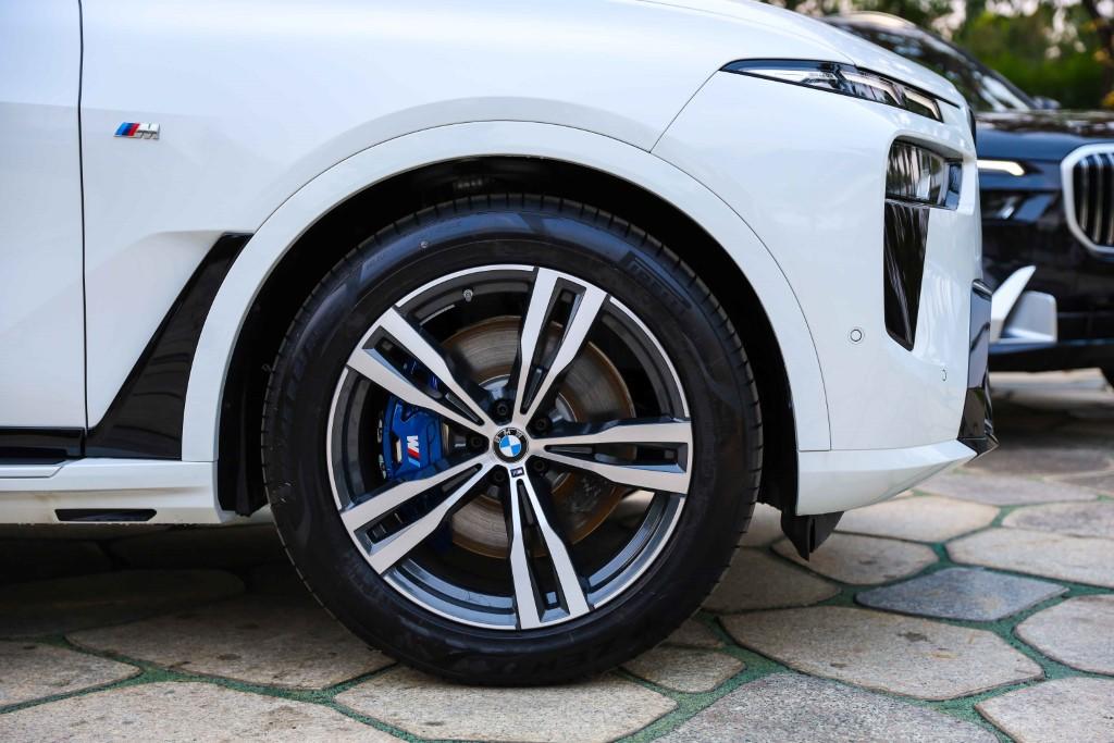 mam-xe-lazang-bmw-x7-m-sport-lci-2023