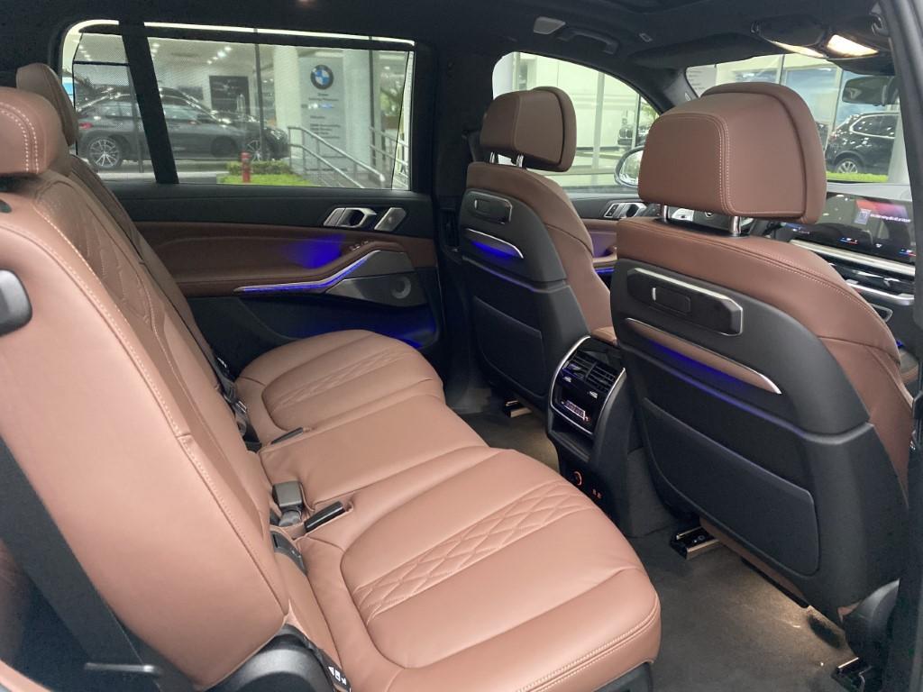 noi-that-hang-ghe-thu-2-bmw-x7-m-sport-lci-2023